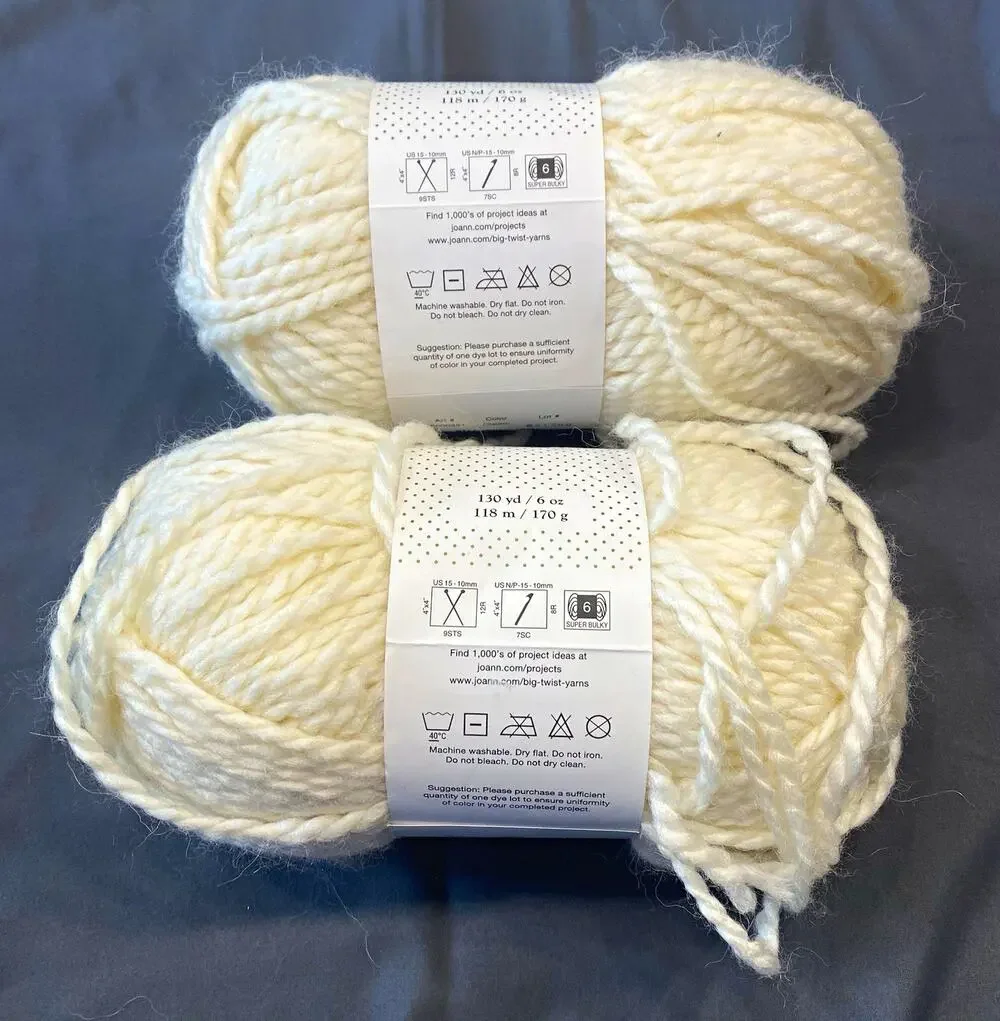 Buttercream Luxe Craft Alpaca Yarn 2 Skeins Cream 260 Yds 12 Oz Super Bulky #6
